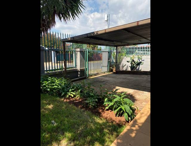 3 BEDROOM PROPERTY TO RENT IN SOPHIATOWN